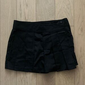 Aritzia Sunday Best pleated mini skirt, size 2
